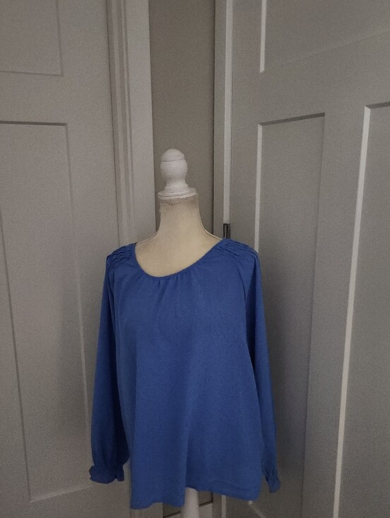 Jessica Simpson Tops - NWT Jessica Simpson Royal Blue Gathered-Shoulder Long Sleeve Blouse